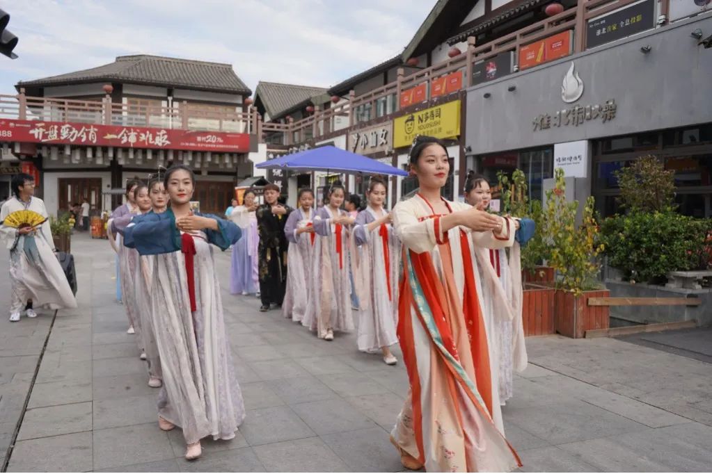 Z6��������ʱ���й������ٷ���վ